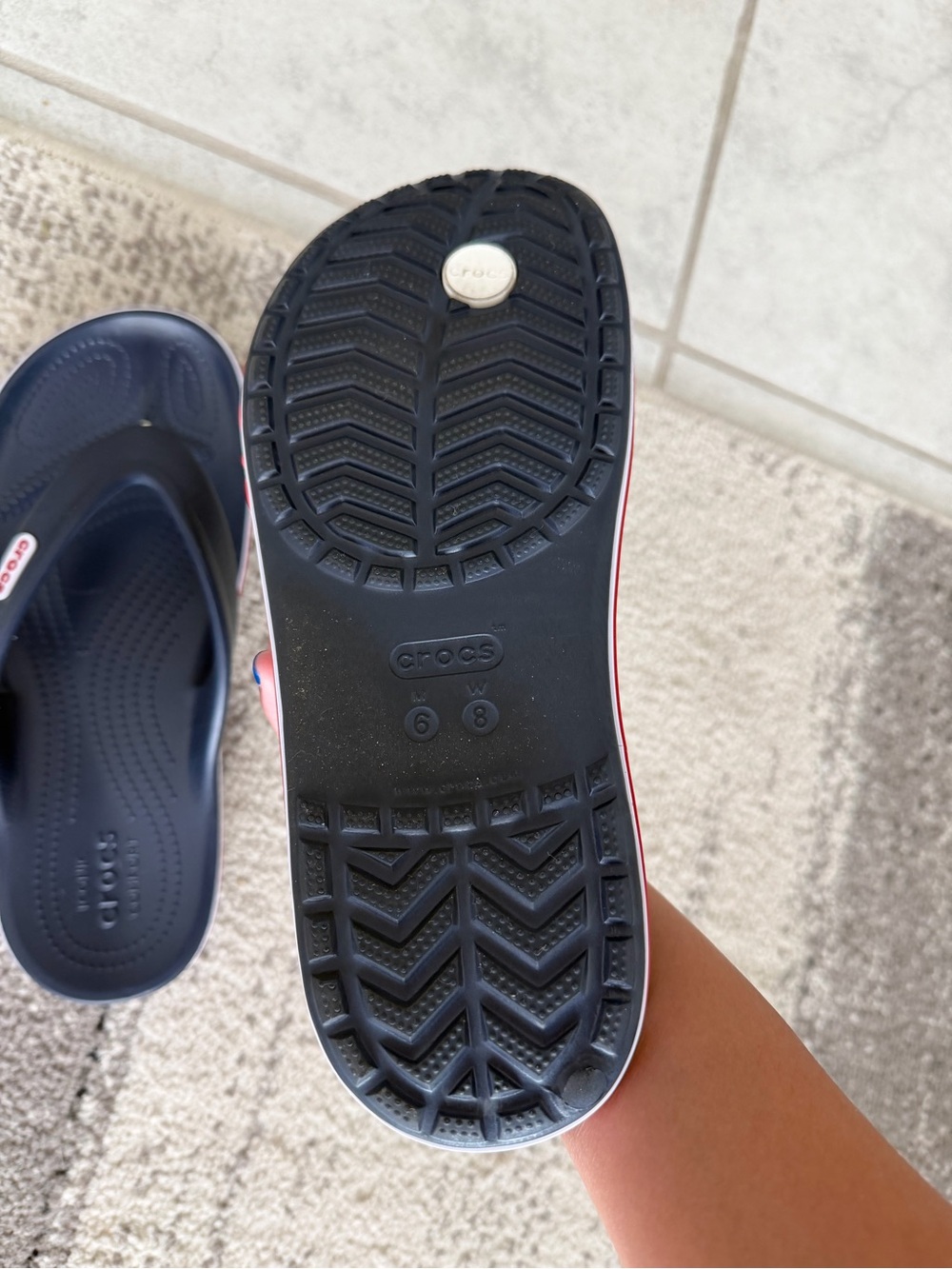 Crocs navy, red, & white flip flops - Picture 4 of 4
